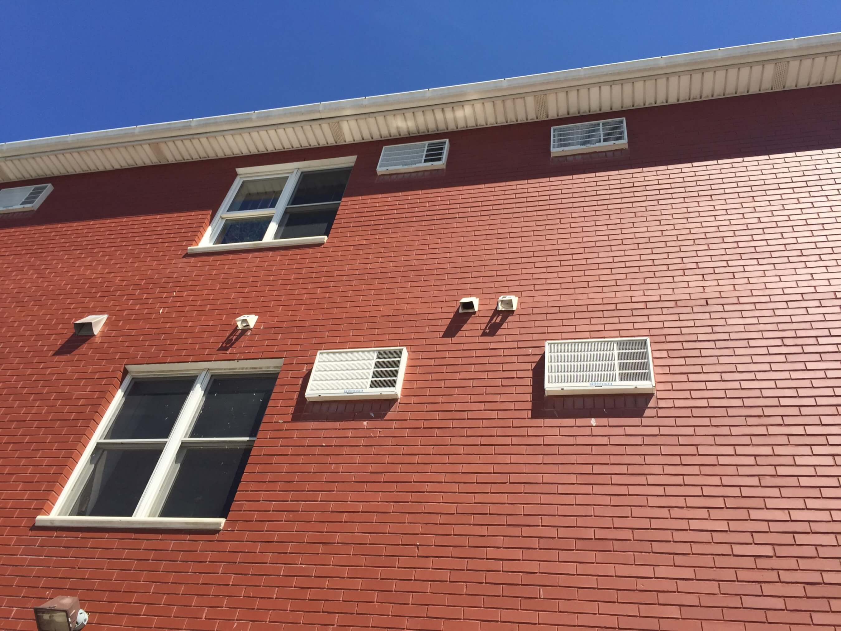 <h3>Before and After:<br>Outside view of installation</h3>