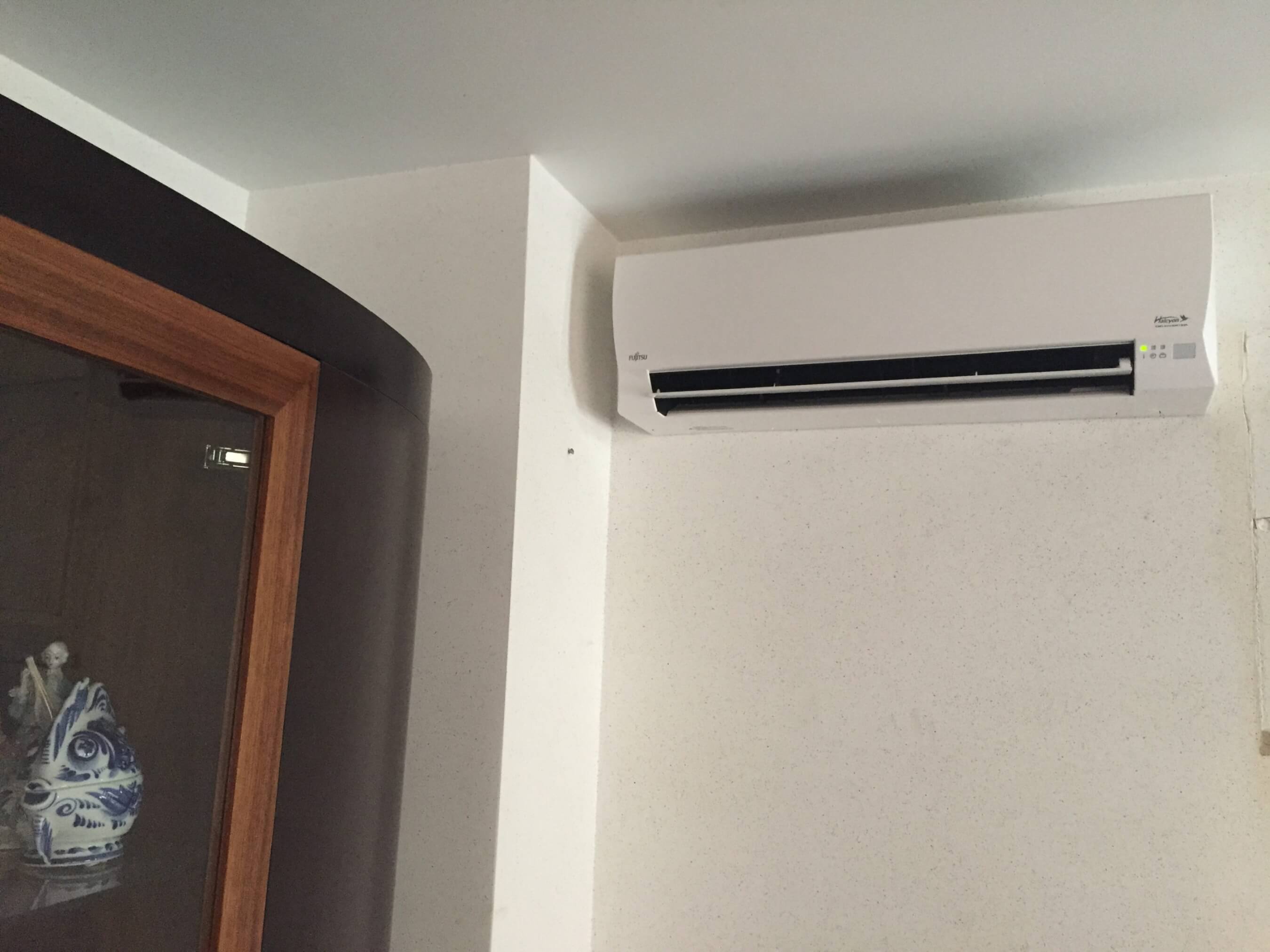 <h3>Installation Process<br>Removing old AC<h3>